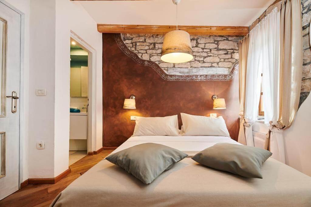Rooms Konoba Pjero ブイェ エクステリア 写真