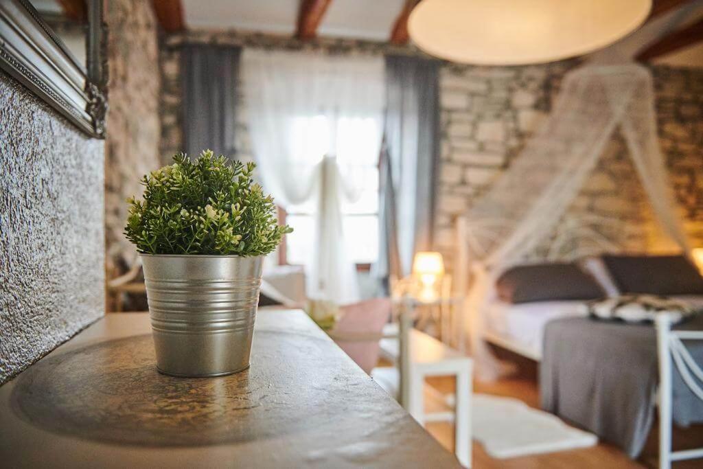 Rooms Konoba Pjero ブイェ エクステリア 写真